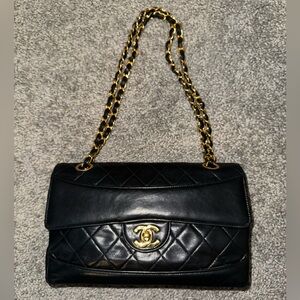 SOLD - Chanel Vintage Classic Flap